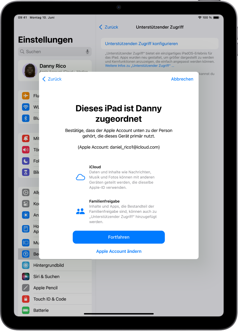 Ein iPad mit dem Apple Account, der mit dem Gerät verknüpft ist, und Informationen über Funktionen von iCloud und der Familienfreigabe, die mit „Unterstützender Zugriff“ verwendet werden können.