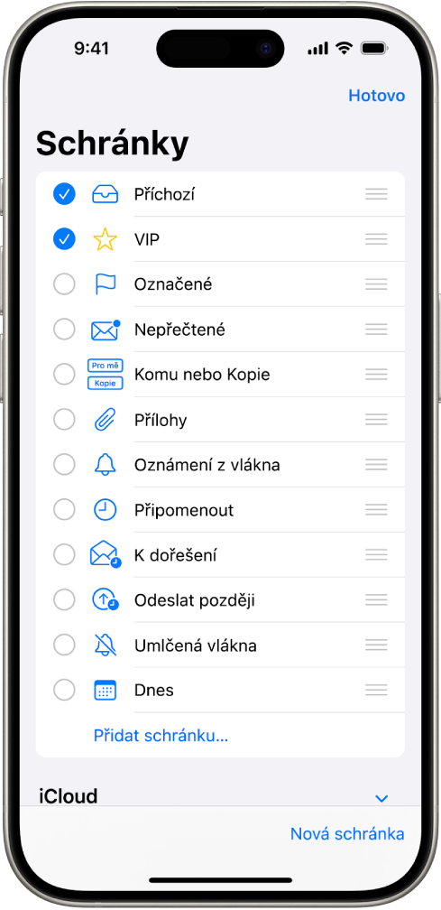 Obrazovka úprav schránek. V seznamu jsou pod sebou vypsány volitelné schránky se zaškrtávacími políčky na levé straně. V pravém dolním rohu je vidět tlačítko s označením Nová schránka.