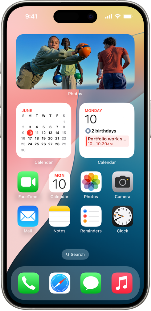 iPhone होम स्क्रीनवर हवामान, रिमाइंडर आणि होम विजेट. रिमाइंडर आणि होम विजेट संवादात्मक फीचर डिस्प्ले करतात.